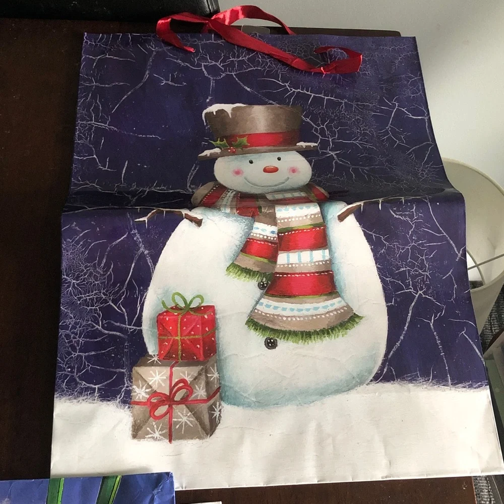 Holiday Christmas Gift Bags Set